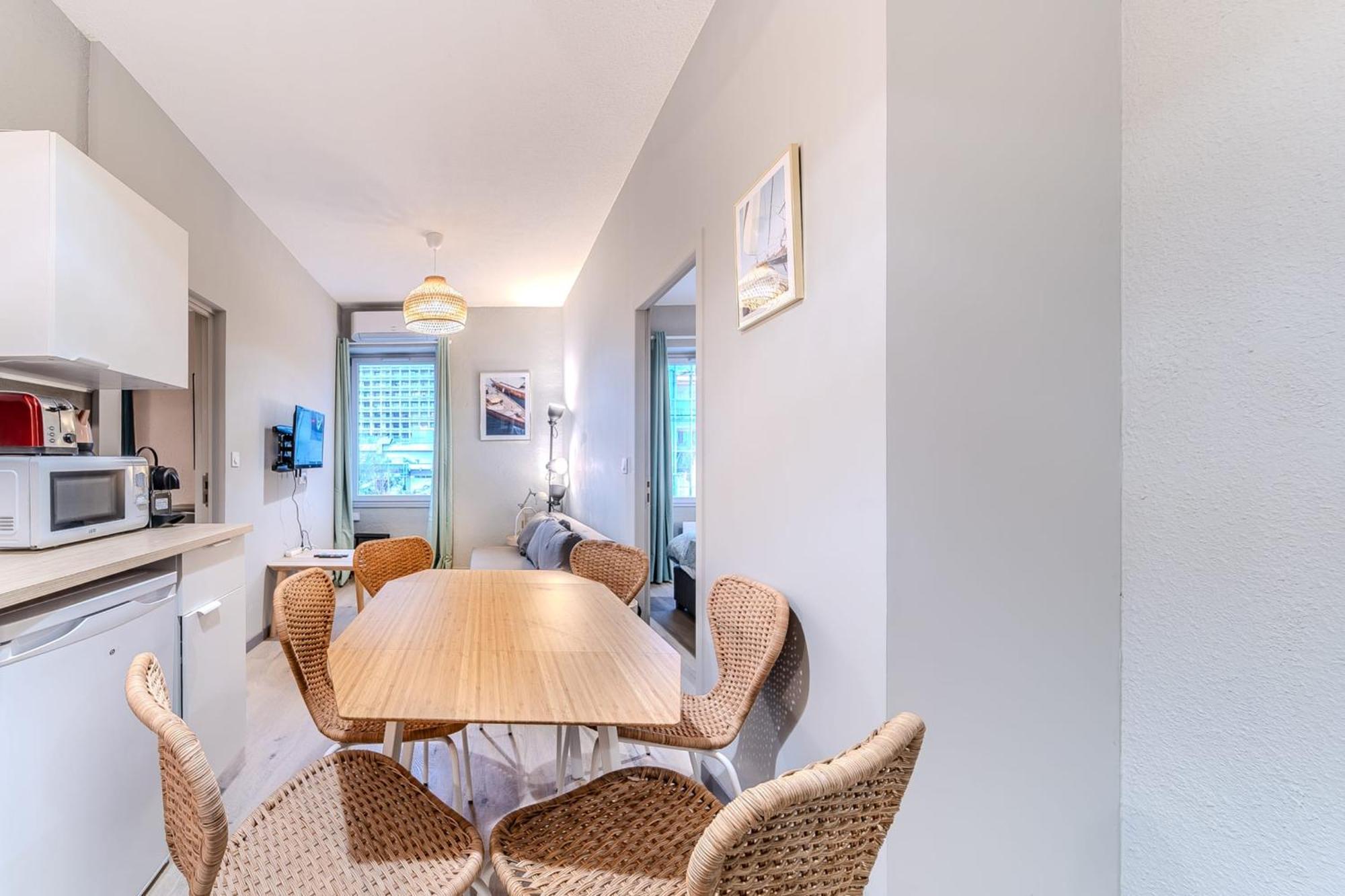 Residence Les Halles - Charming 2-Bedroom Near Bocuse And Part-Dieu Лион Экстерьер фото